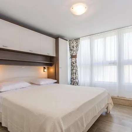 Apartment Nena- Apartman Sa Posebnim Ulazom U Prizemlju, Terasom I Zelenom Okucnicom Rakotule Exterior photo
